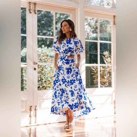 Petal & Pup Dresses & Skirts - Petal & Pup Aminah Puff Sleeve Cut Out Dress In Blue Floral Size Medium New